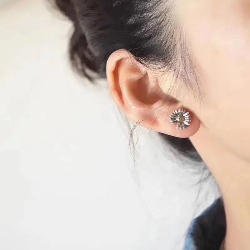 小雏菊耳钉.jpg